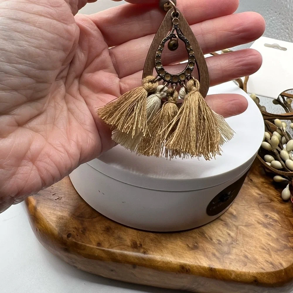 Boho Inspired Necklace on Suede Rope‎ NEW